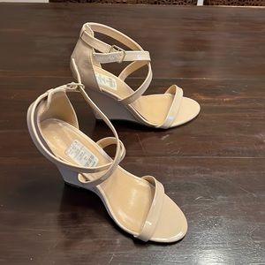 Lauren Conrad Size 10 Patent Leather Wedge with a 4in heel. Lightly Worn!